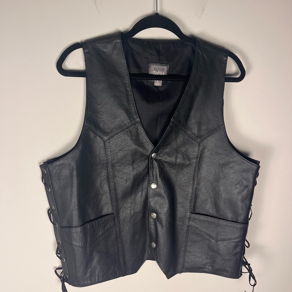 Wilsons leather vintage Black Leather Vest with Button Closure Mens size large